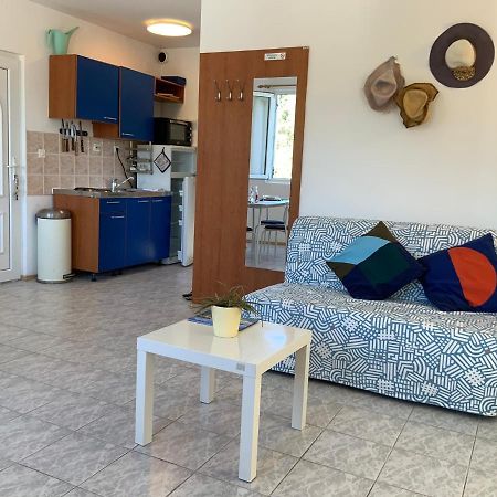 Solenta - Sunny & Bright Apartment Near Beach W Self Checkin Nečujam Dış mekan fotoğraf
